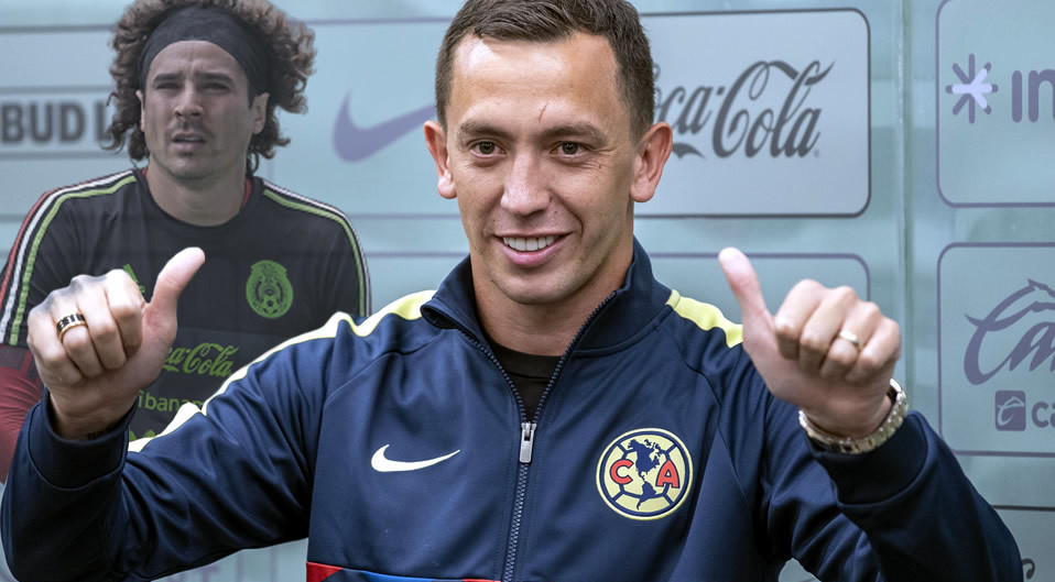 Agustín Marchesín catalogó a Memo Ochoa como un "ídolo azulcrema". (Mexsport)