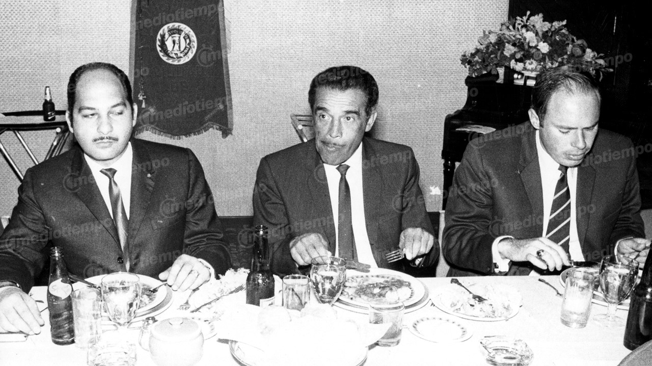 Finalmente se retiró con el Atlante en 1948, tras sufrir una fractura de Tibia y peroné.