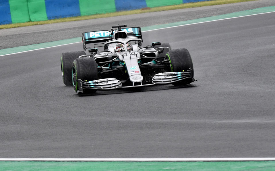 Lewis Hamilton domino los ensayos en Budapest FOTO: AFP