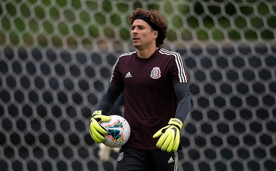 Piojo Herrera espera que Guillermo Ochoa acepte propuesta de América. (Foto: Imago7)