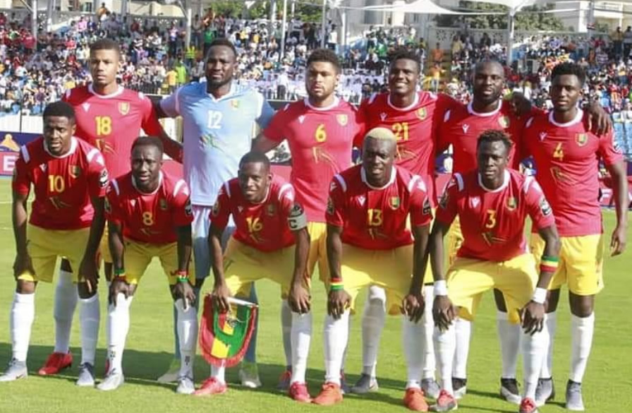 La Selección de Guinea que disputó la CAF. (Foto: @Fgfofficiel)