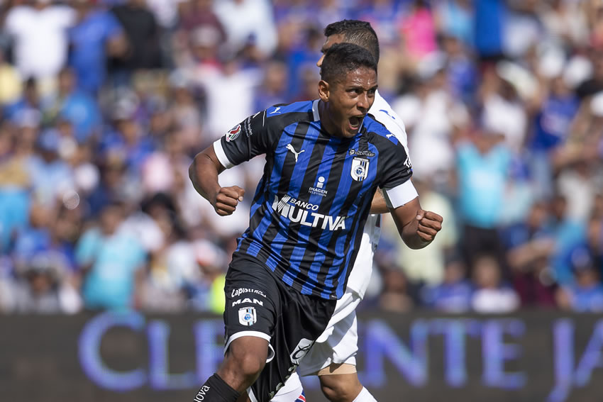 Cruz Azul dio una de sus peores actuaciones fue humillado por Gallos. (Imago7)