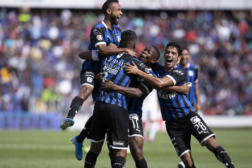 Cruz Azul dio una de sus peores actuaciones fue humillado por Gallos. (Imago7)