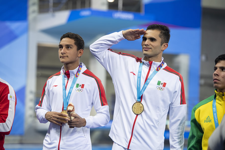Iván García y Kevin García celebraron su primer lugar. (Foto: Mexsport)