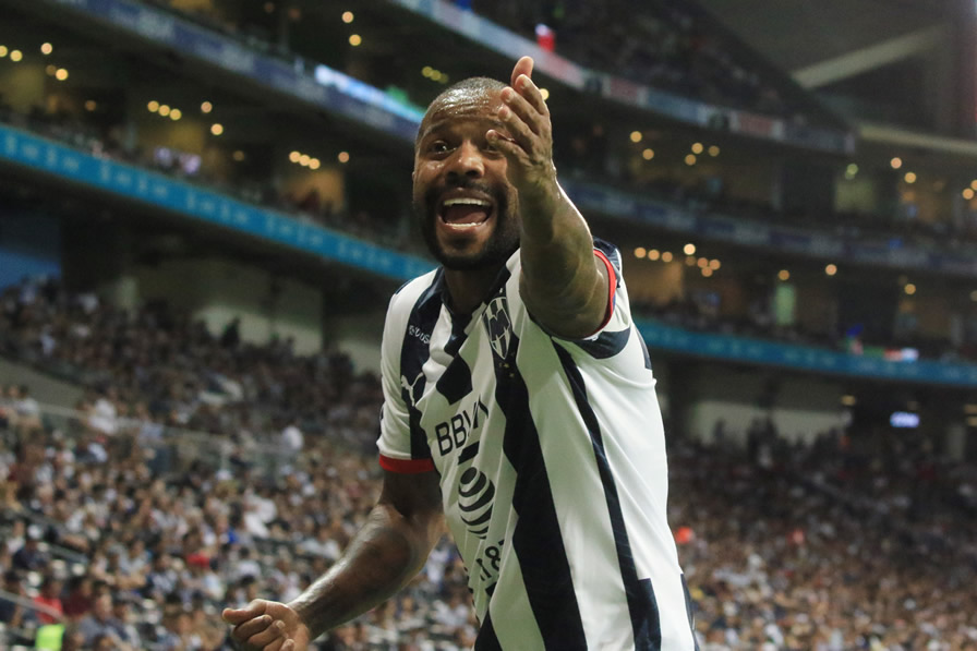 Dolan Pabón salió de cambio. (Fotos: Mexsport e Imago 7)