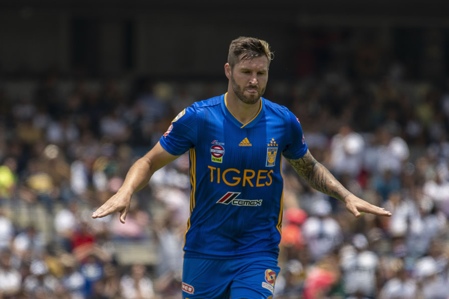 Gignac celebró de manera escueta en CU. (Foto: Mexsport)