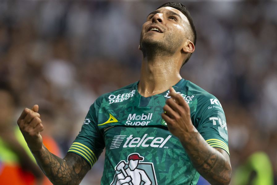 Ismael Sosa abrió el marcador. (Fotos: Mexsport e Imago 7)