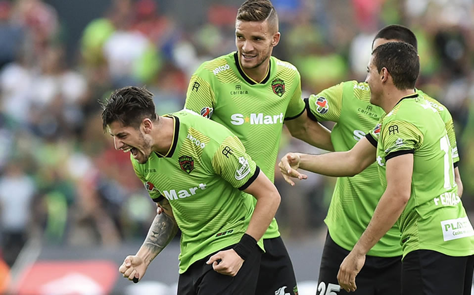 La celebración del primer triunfo de los Bravos. (Imago 7)