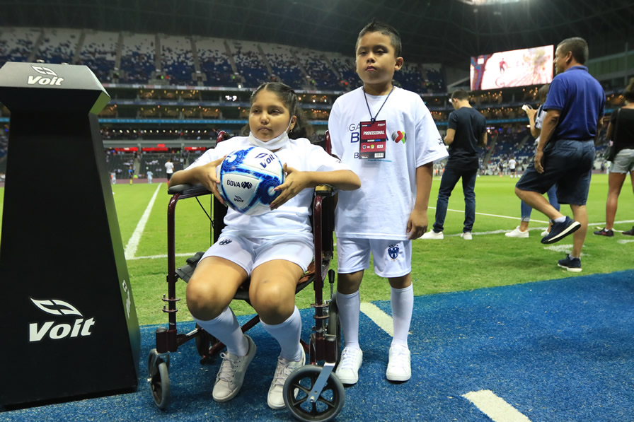 Los niños que participaron en el protocolo. (Foto: Mexsport e Imago 7)