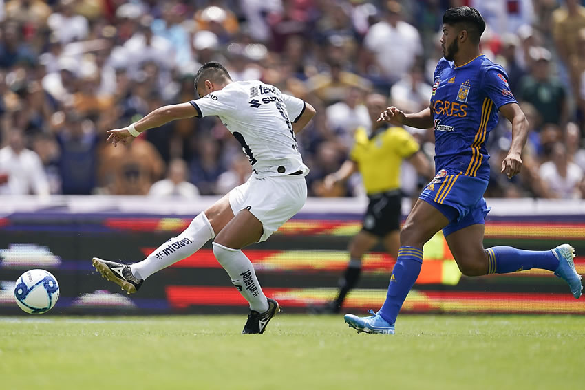 Pumas desaprovechó su mejor momento y Tigres se llevó los tres puntos. (Imago7)