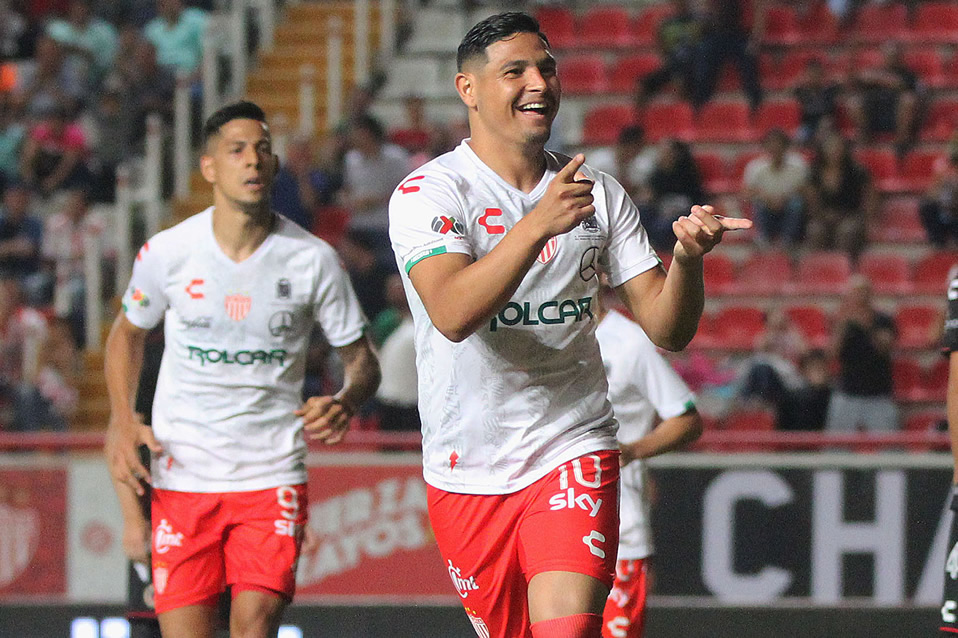 Salas no se cansó des festejar. (Foto: Imago7)