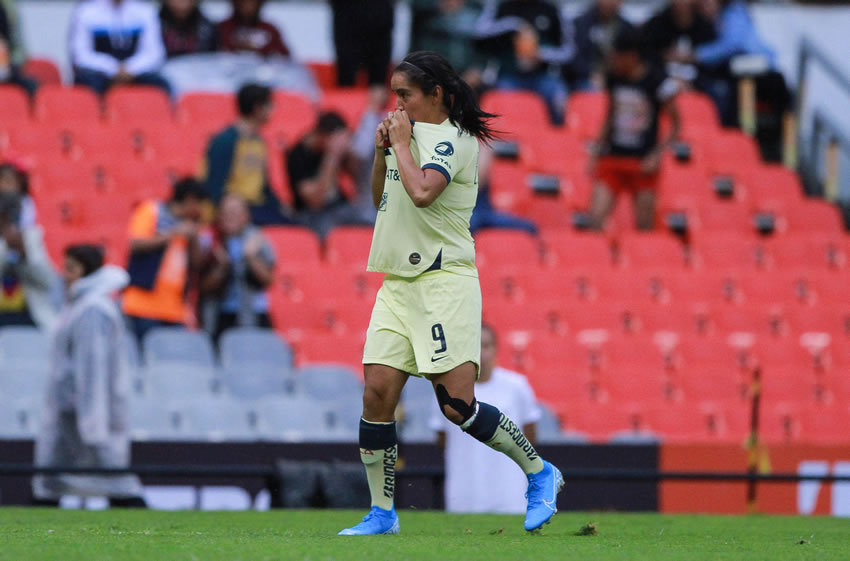 Cuevas anotó al minuto 56 y 65. (Foto: Imago7)