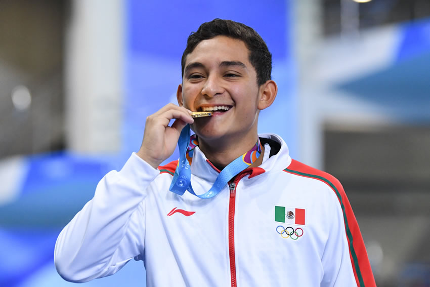 Kevin se mostró temeroso en la plataforma. (Imago7)