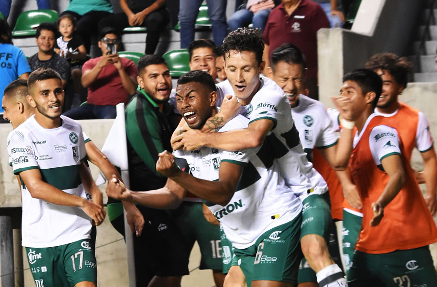 Marcelo Correa y Édgar Zaldívar descontaron por los rojinegros. (Foto: Imago 7)