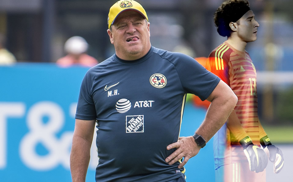 Miguel Herrera dirigió a Memo Ochoa en el Mundial del 2014. (Mexsport)