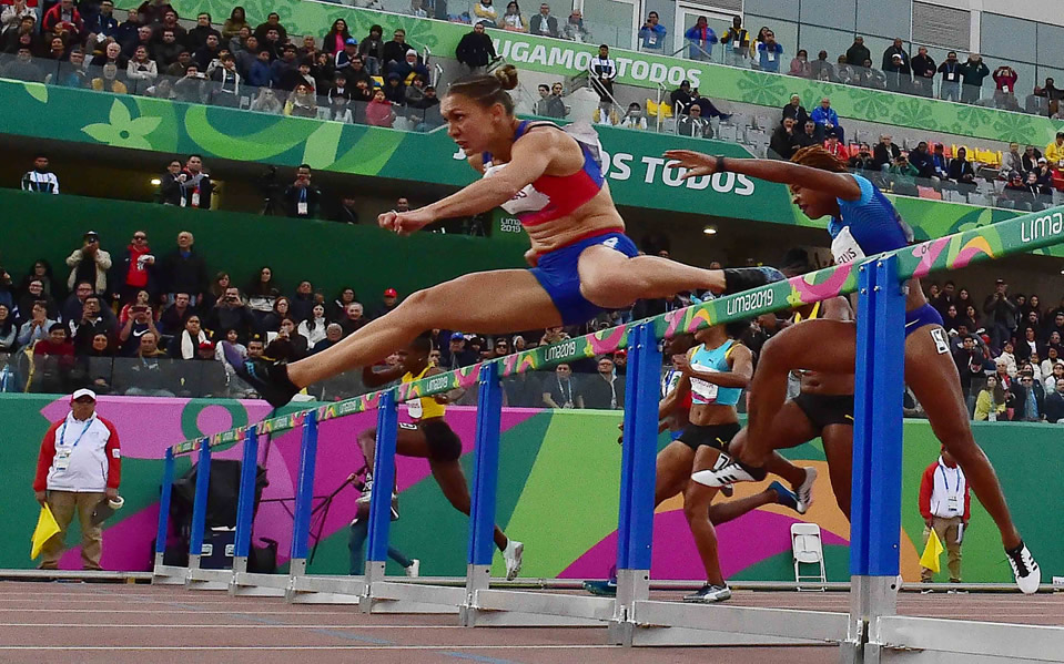 Andrea Vargas ganó el primer oro panamericano en atletismo para Costa Rica (FOTO: AFP)
