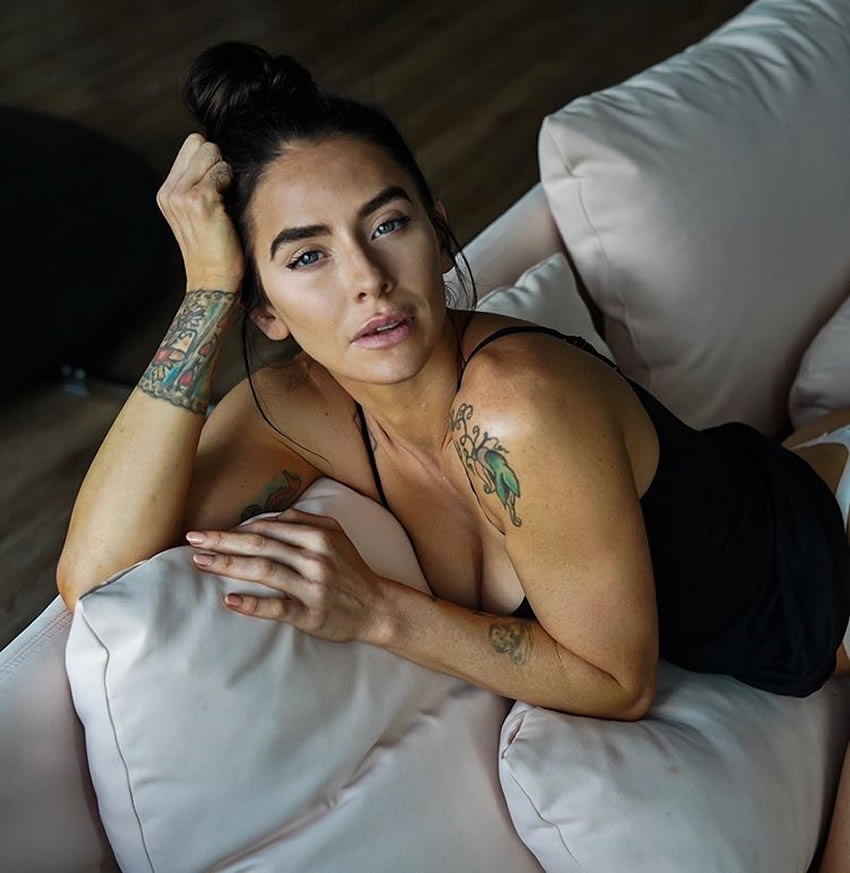 Practica Yoga con la belleza de Mara Grace. Foto: @maraisgrace