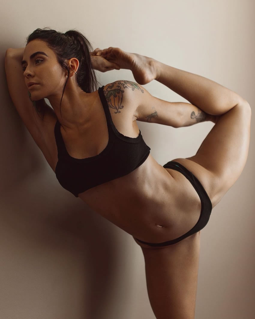 Practica Yoga con la belleza de Mara Grace. Foto: @maraisgrace