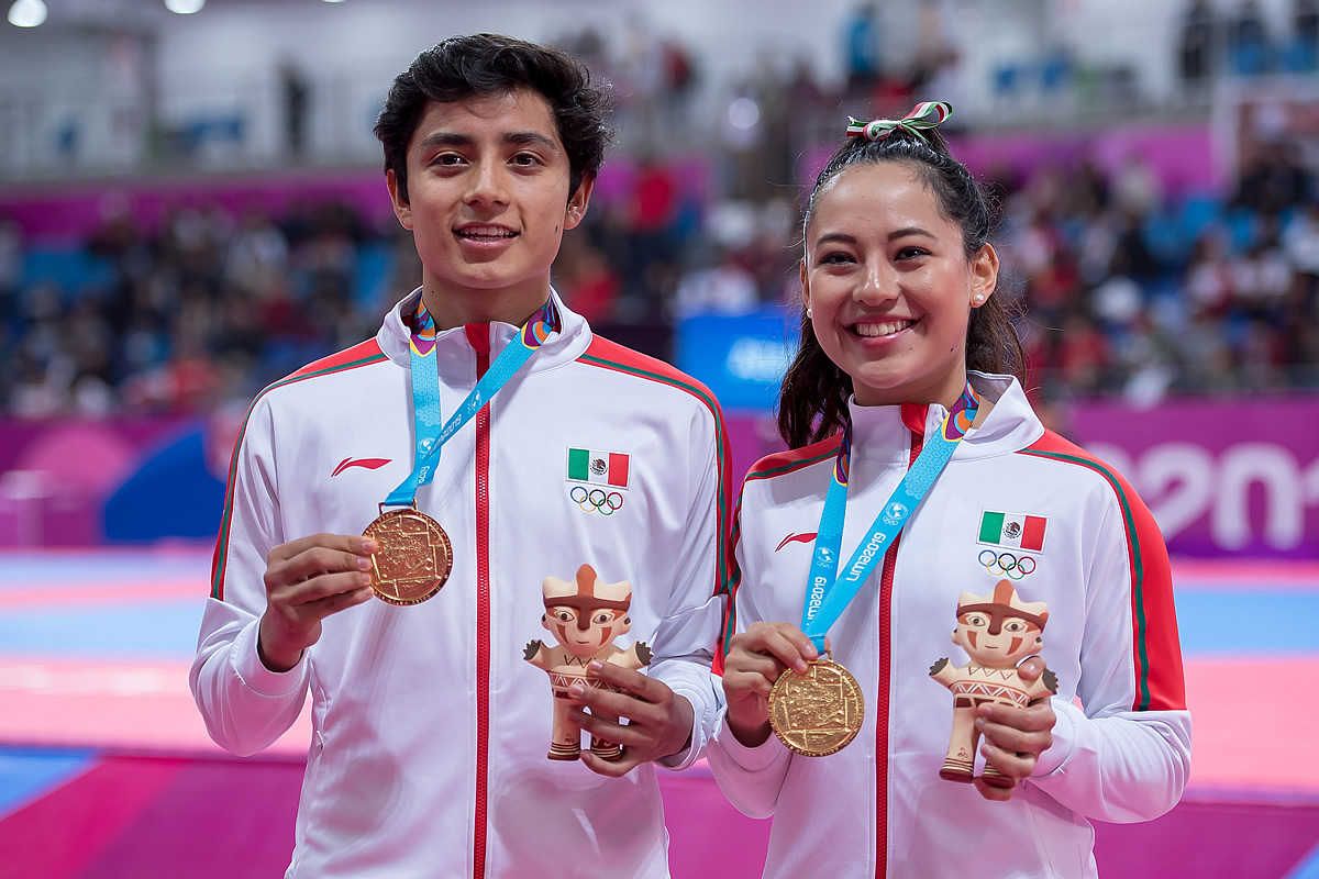 Ana Ibañez y Leonardo Juárez: Oro en Poomsae Pares Mixtos en Taekwondo.