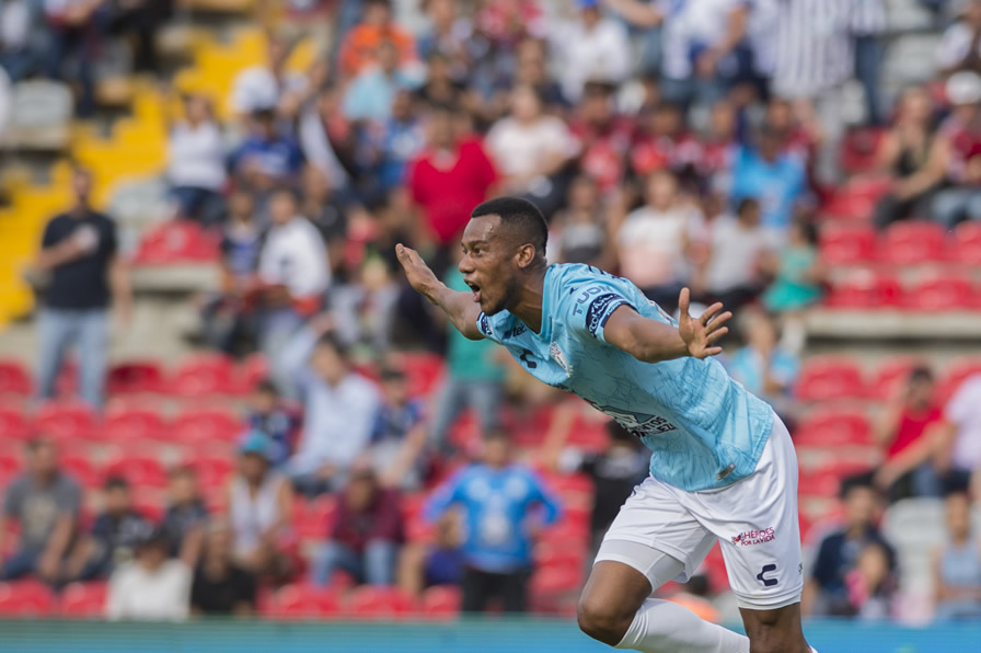 Jonathan Copete celebró el gol, pero se lo dieron a Jara. (Fotos: Imago 7 y Mexsport)