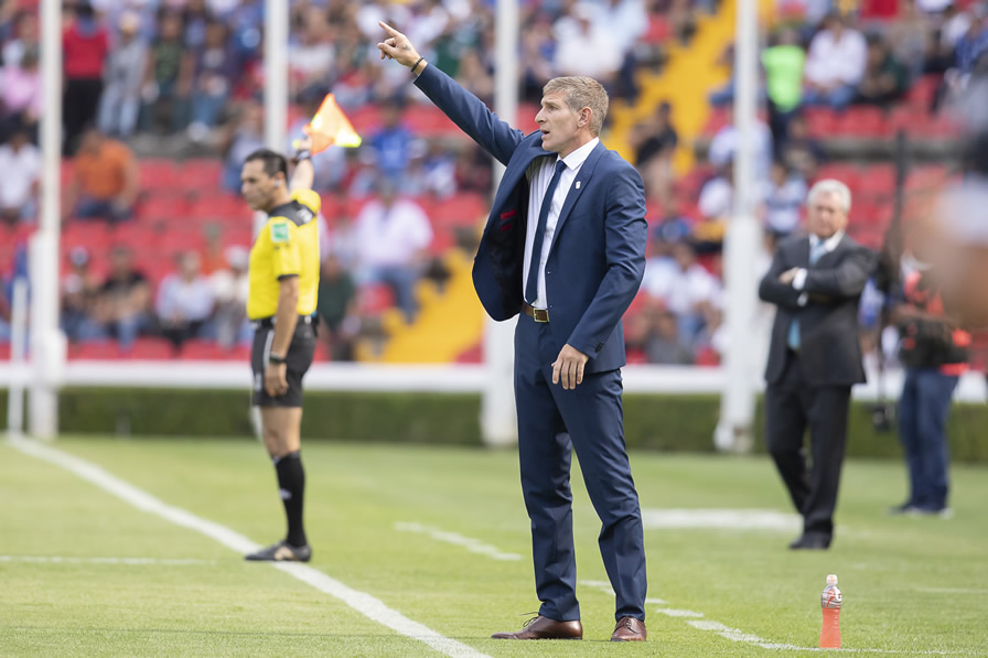 Martín Palermo ha quedado a deber. (Fotos: Imago 7 y Mexsport)