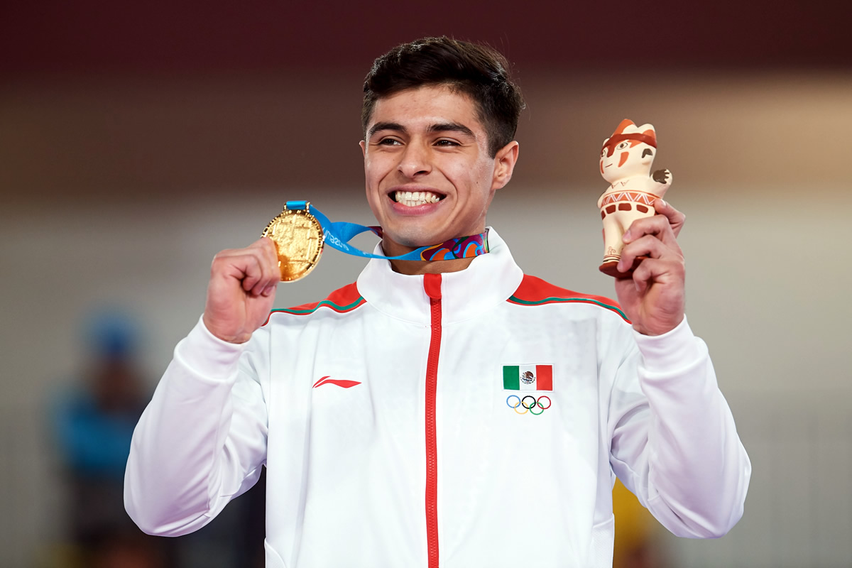 Isaac Nuñez logró obtener el oro en Gimnasia Artística.