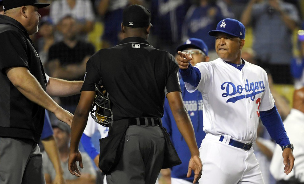 El manager de los Dodgers, Dave Roberts, también estuvo involucrado. (Foto: @retweetsmanetta)