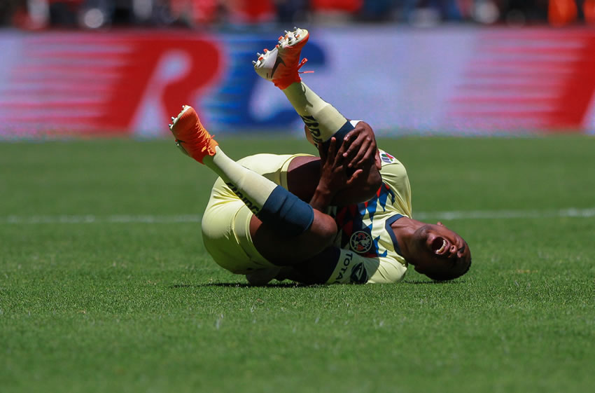 El partido fue ríspido, polémico y con alta dosis de emoción. (Foto: Imago7)