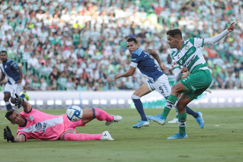 Vikonis evitó un par de goles más (FOTO: Imago7)