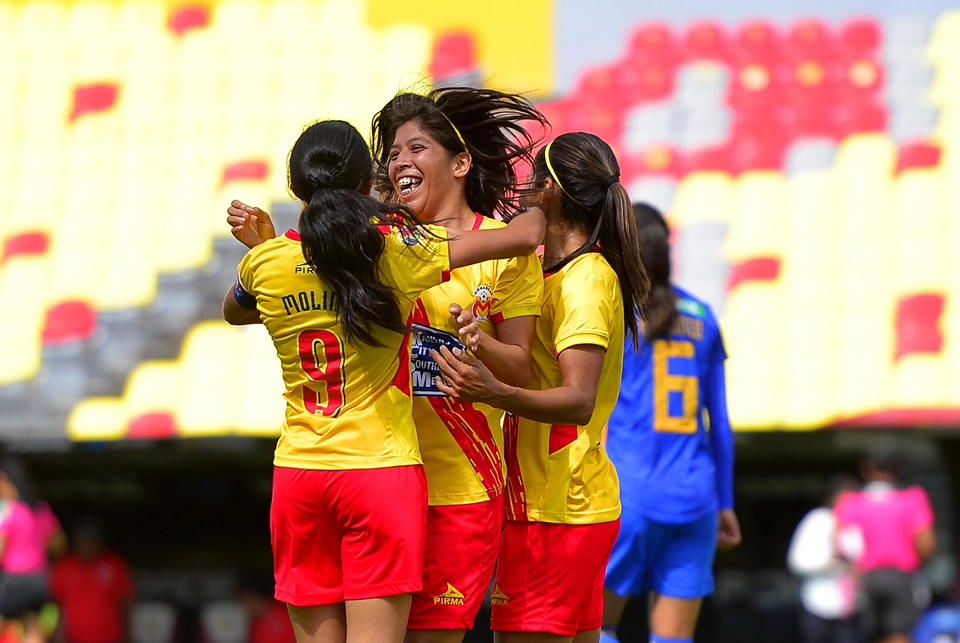 En un auténtico juegazo lleno de goles y emociones Monarcas y Felinas repartieron puntos en la cancha del Morelos.