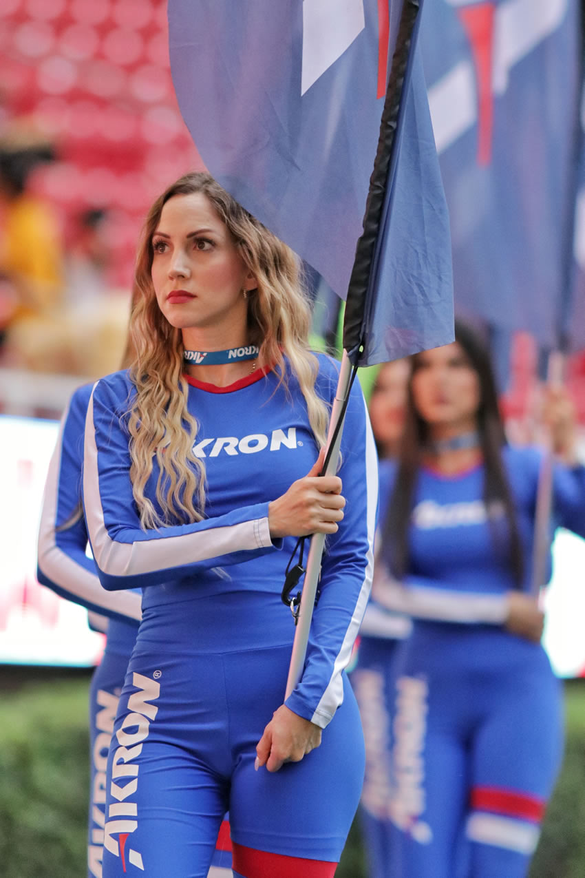 Las bellas edecanes desfilaron en los estadios de la Liga MX. Foto: Imago7