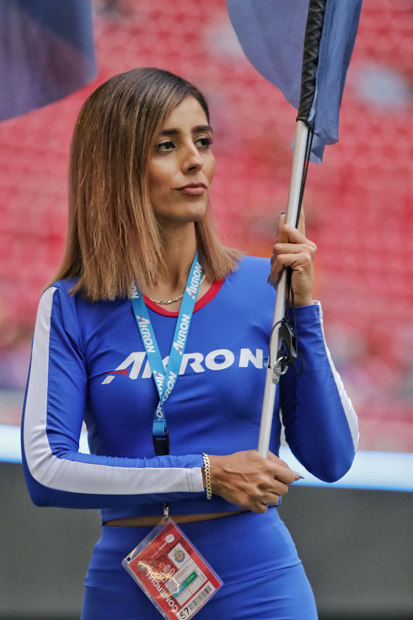 Las bellas edecanes desfilaron en los estadios de la Liga MX. Foto: Imago7