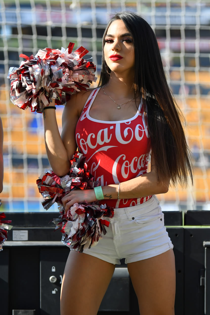 Las bellas edecanes desfilaron en los estadios de la Liga MX. Foto: Imago7