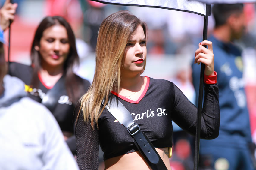 Las bellas edecanes desfilaron en los estadios de la Liga MX. Foto: Imago7