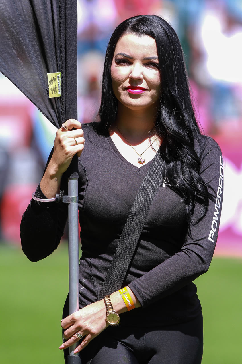 Las bellas edecanes desfilaron en los estadios de la Liga MX. Foto: Imago7