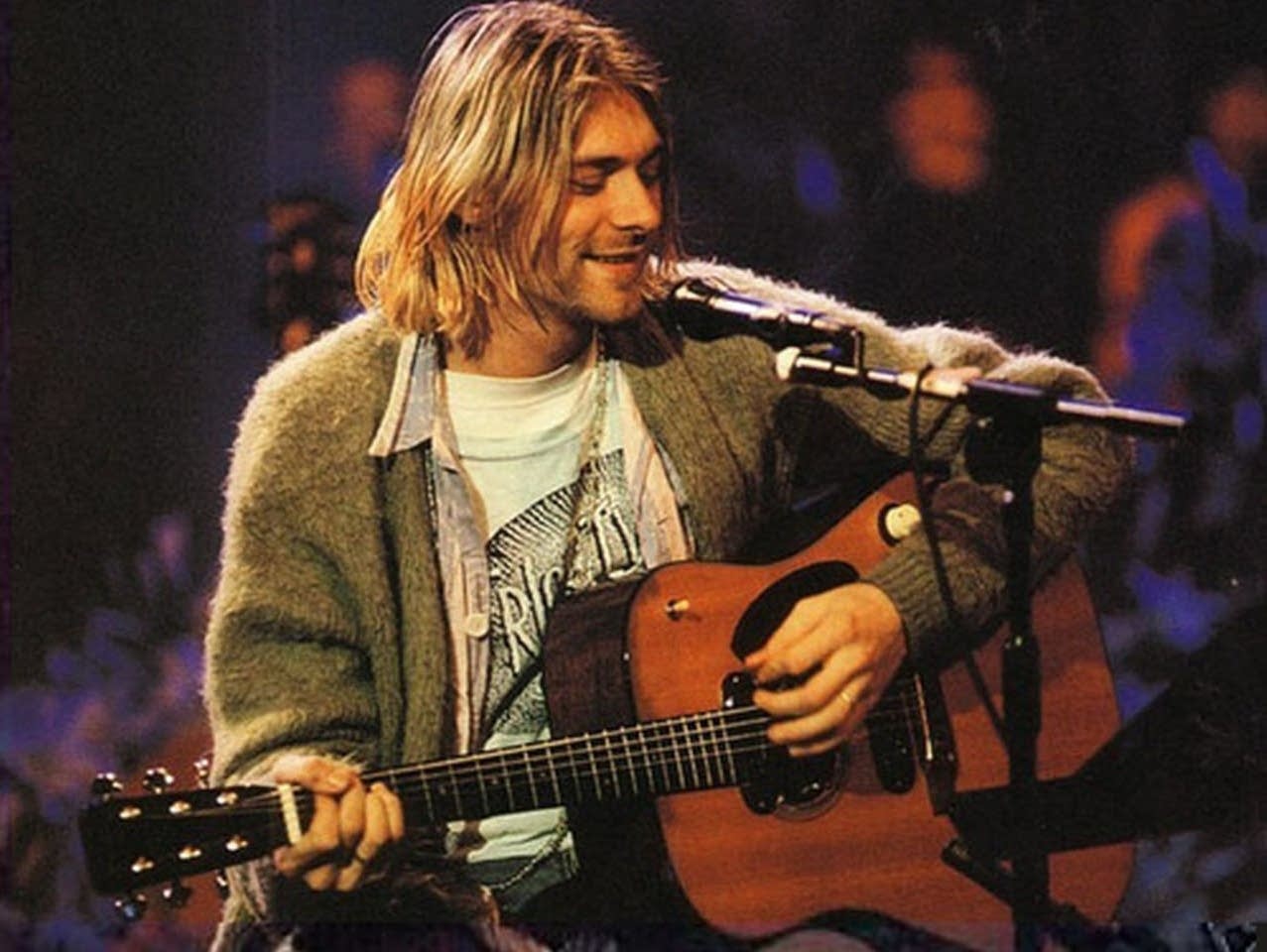 Kurt Cobain (1967-1994), quizá uno de los zurdos más famosos, líder de Nirvana y uno más del Club de los 27.