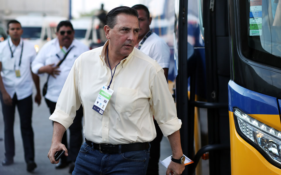 Miguel Garza sigue buscando jugadores.
