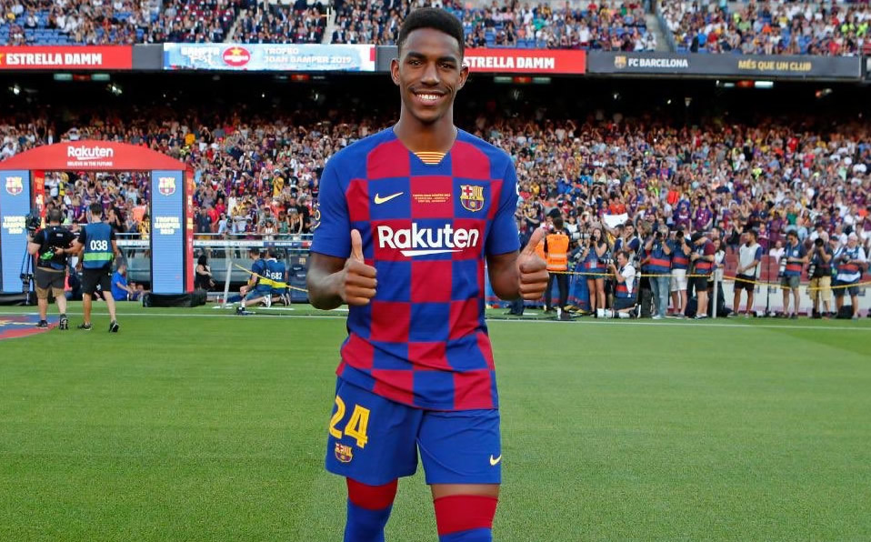 Junior Firpo dejó al Betis para sumarse al Barcelona tras llamar "rata de mierda" a Messi hace algunos años.
