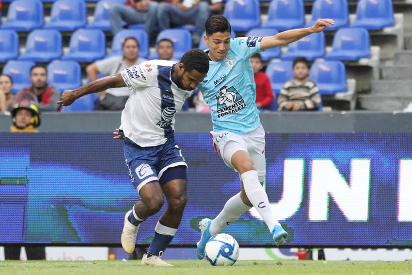 Álvarez tuvo sus primeros minutos en el máximo circuito. (Foto: Mexsport)
