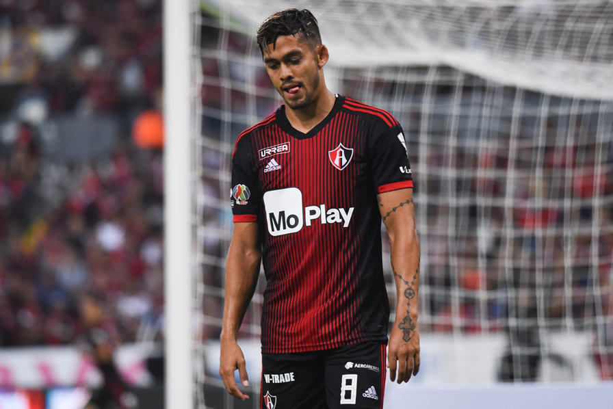 Andrés Andrade fue un fantasma. (Fotos: Imago 7 y Mexsport)