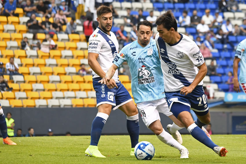 Pachuca aprovechó la fragilidad defensiva de Puebla para derrotarlo. (Foto: Imago7)