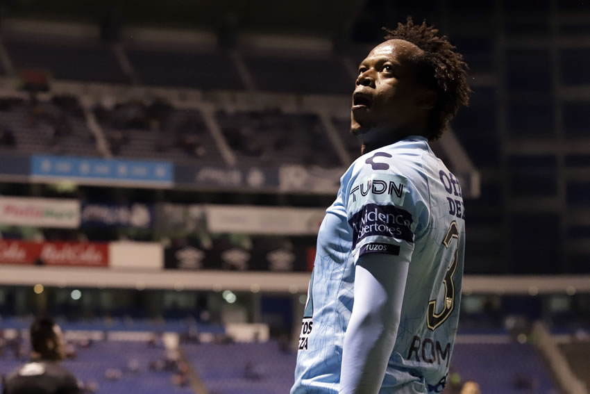 Pachuca aprovechó la fragilidad defensiva de Puebla para derrotarlo. (Foto: Imago7)