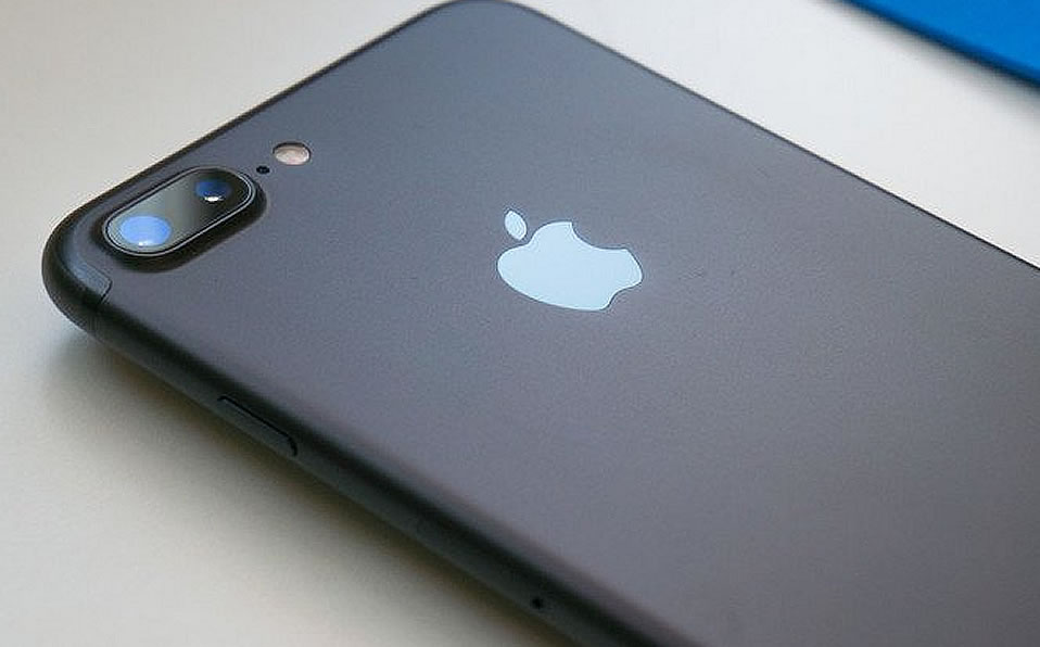 La versión Beta de iOS 13 habría sido la pista principal.  (@applesfera)