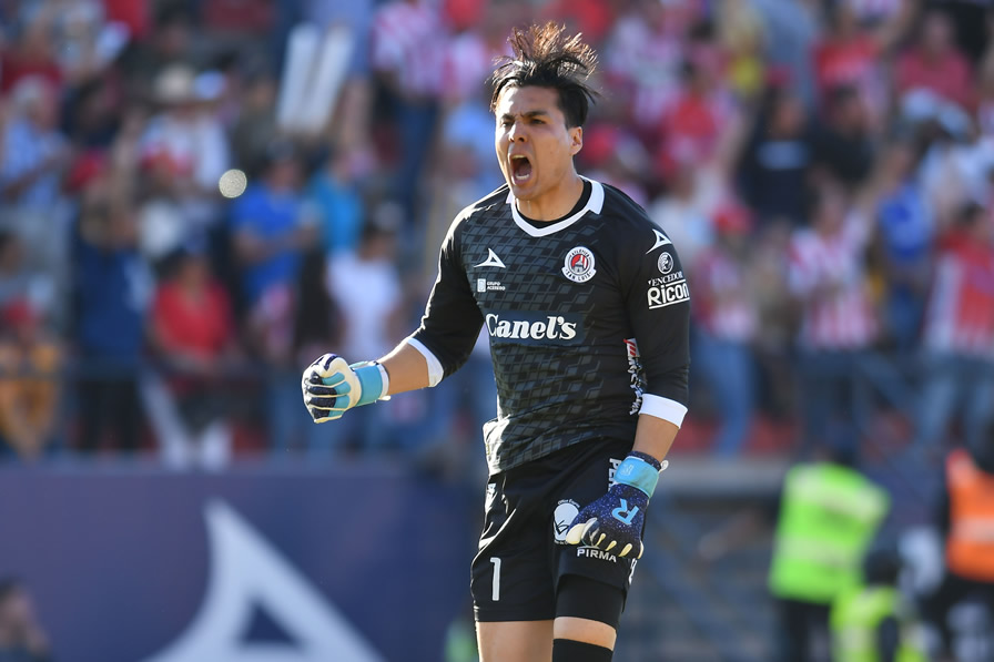 Felipe Rodríguez celebró en grande el empate. (Fotos: Imago 7 y Mexsport)