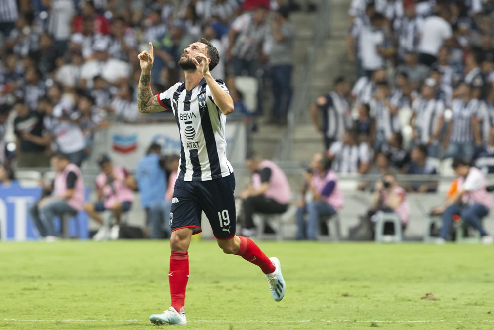 Layún celebró así su primer tanto (FOTO: Mexsport)