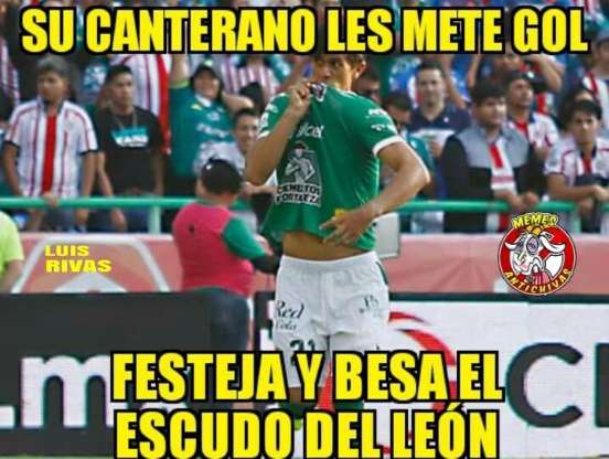 ¿Por qué nos abandonas, VAR? La pregunta que los Chivahermanos se  hacen y los memes responden.