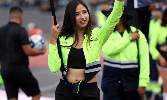 Las más bellas porristas, edecanes y aficionadas de la Liga MX están en Las Chicas de la Jornada.