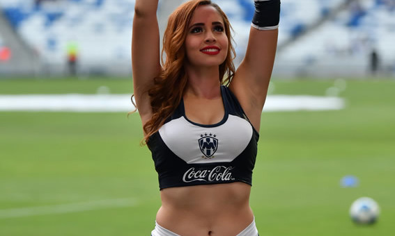 Las más bellas porristas, edecanes y aficionadas de la Liga MX están en Las Chicas de la Jornada.