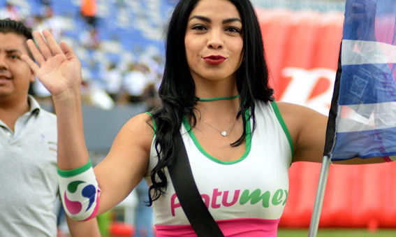 Las más bellas porristas, edecanes y aficionadas de la Liga MX están en Las Chicas de la Jornada.