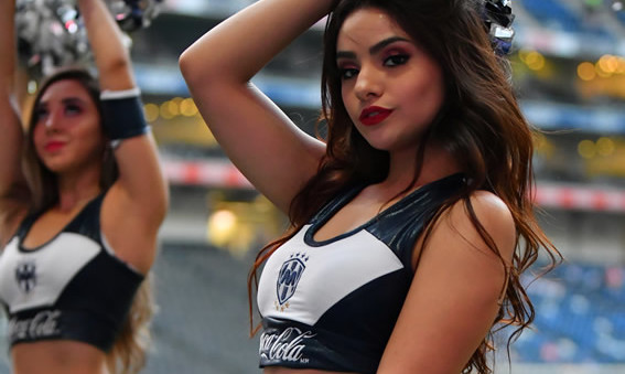 Las más bellas porristas, edecanes y aficionadas de la Liga MX están en Las Chicas de la Jornada.
